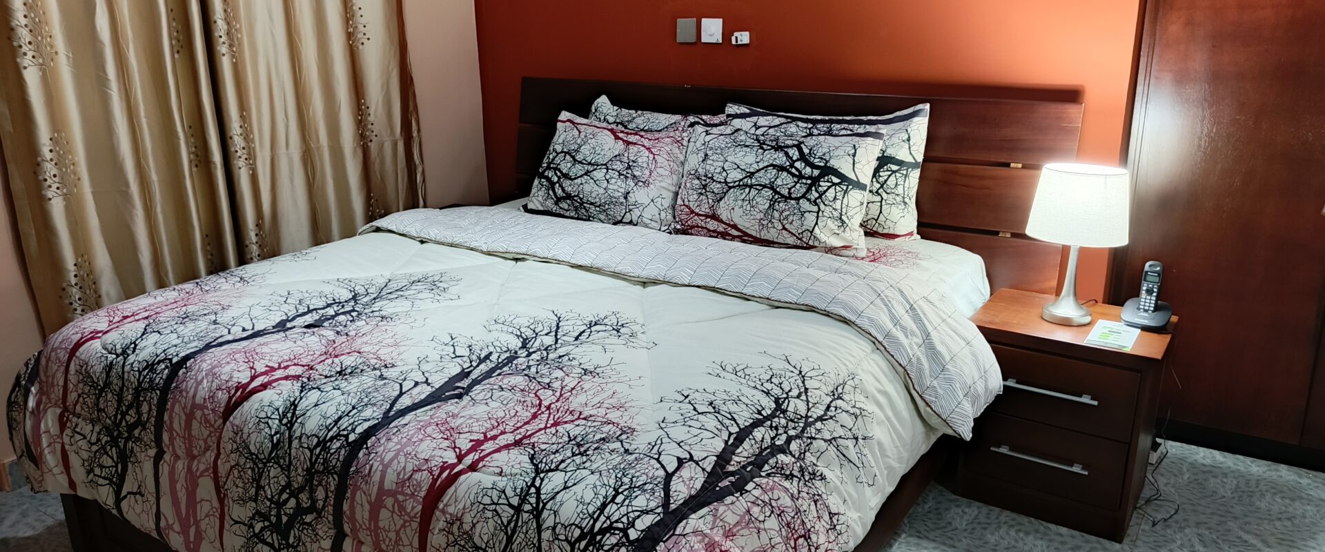 Premium Plus Green Apple Hotel